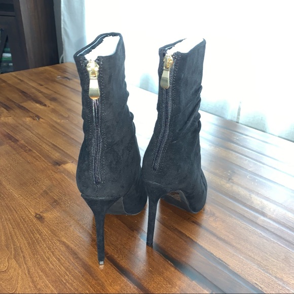 🌻🖤 Black Booties 🖤🌻 - Picture 3 of 4